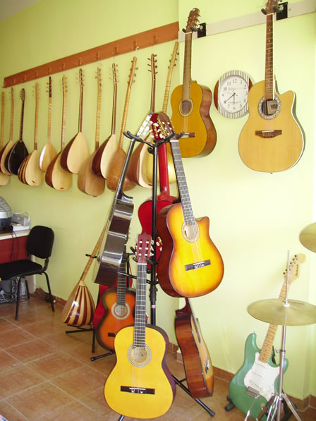 Kadirli Rehberi - Çınar Saz Evi